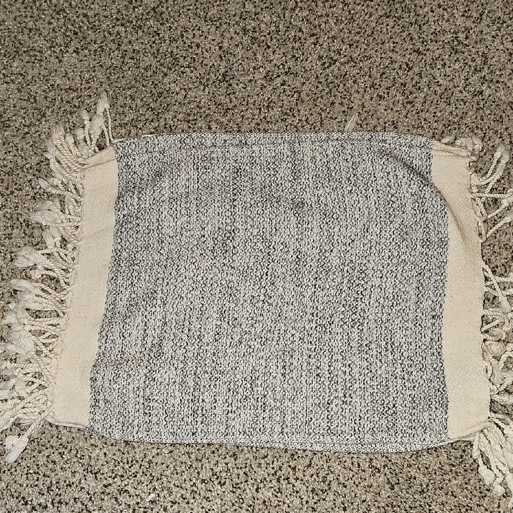 6 Smyrna Turkish Cotton Gray and Cream Woven Placemats with Tassels